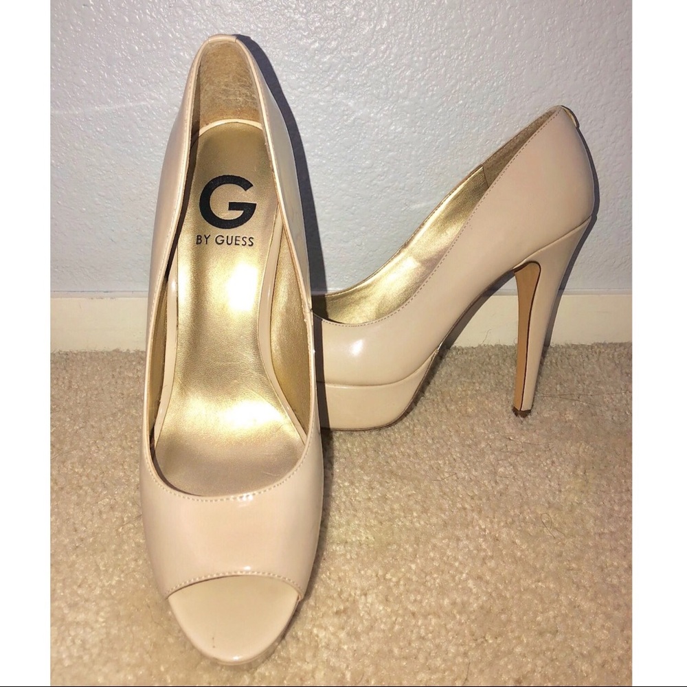Guess Pumps